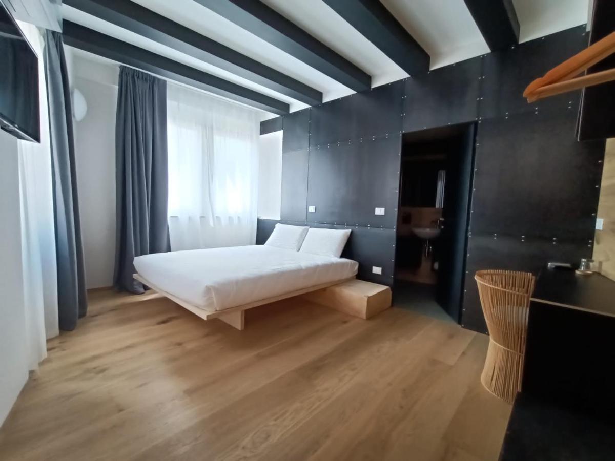 Le Meridiane City Rooms In Trento Exterior photo