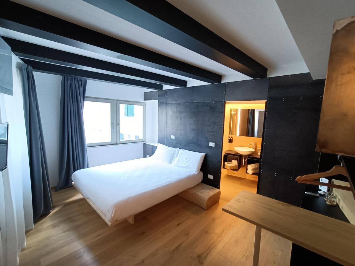 Le Meridiane City Rooms In Trento Exterior photo