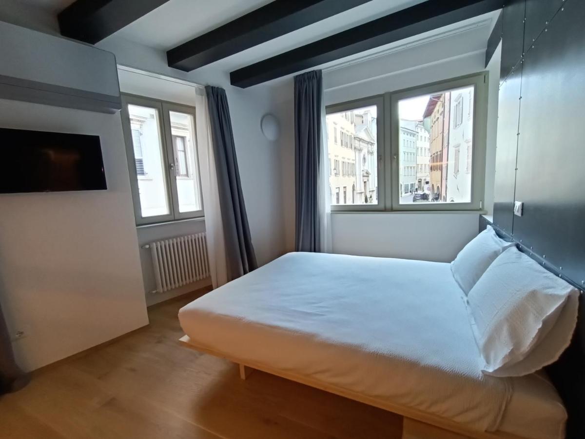 Le Meridiane City Rooms In Trento Exterior photo