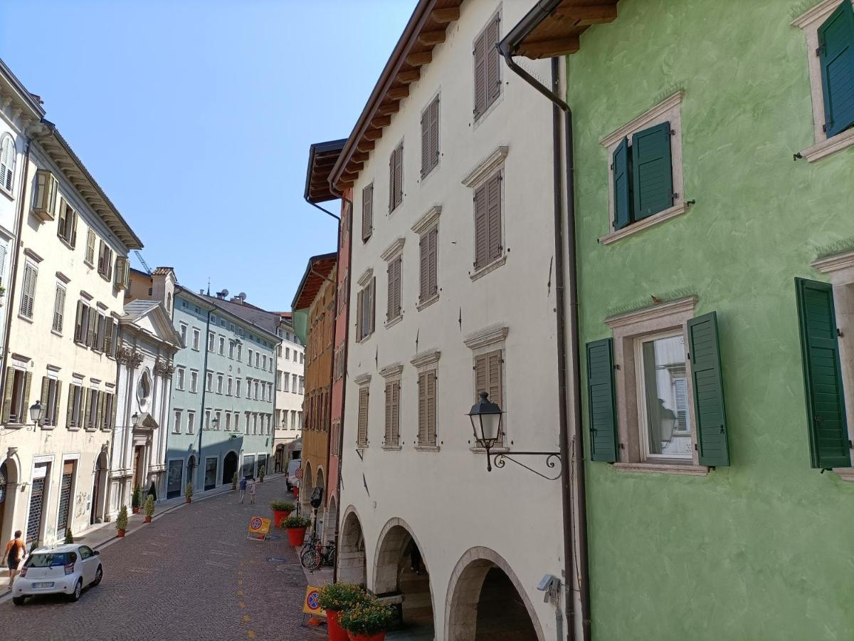 Le Meridiane City Rooms In Trento Exterior photo